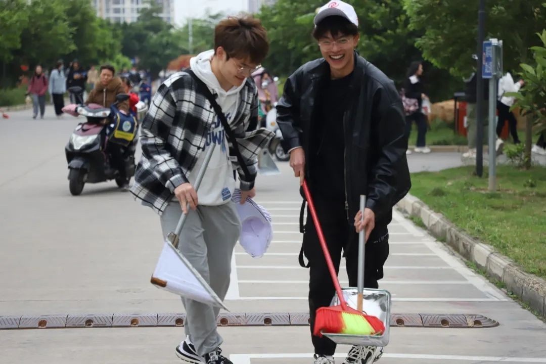 photoshow-hd-src=/f.vi?p=b588185ebfec13043b8d04253ff84dd2be3666a16750c226a54b66af103d3b64c648883f32ef5ef7