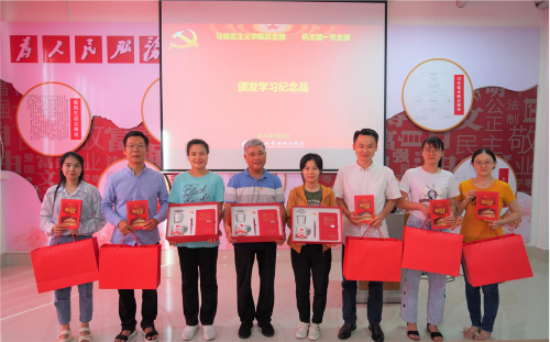 data-src=/f.vi?p=f01cf80c458156d25a4eb1a6642554203e8b3d35b82e87b8dc308d2781e82938f77f312d940d6d84