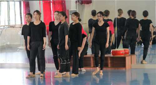 data-src=/f.vi?p=f01cf80c458156d25a4eb1a6642554204c16872065cefd4861ec2d703d9b551bf77f312d940d6d84